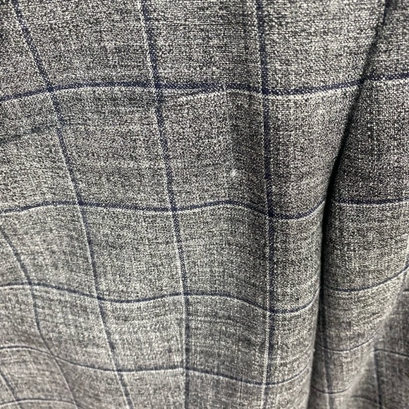 Black and gray two button checkered sports coat size 52 - Picture 4 of 6